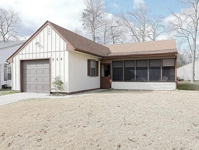 Building Photo - 224 Lexington Dr