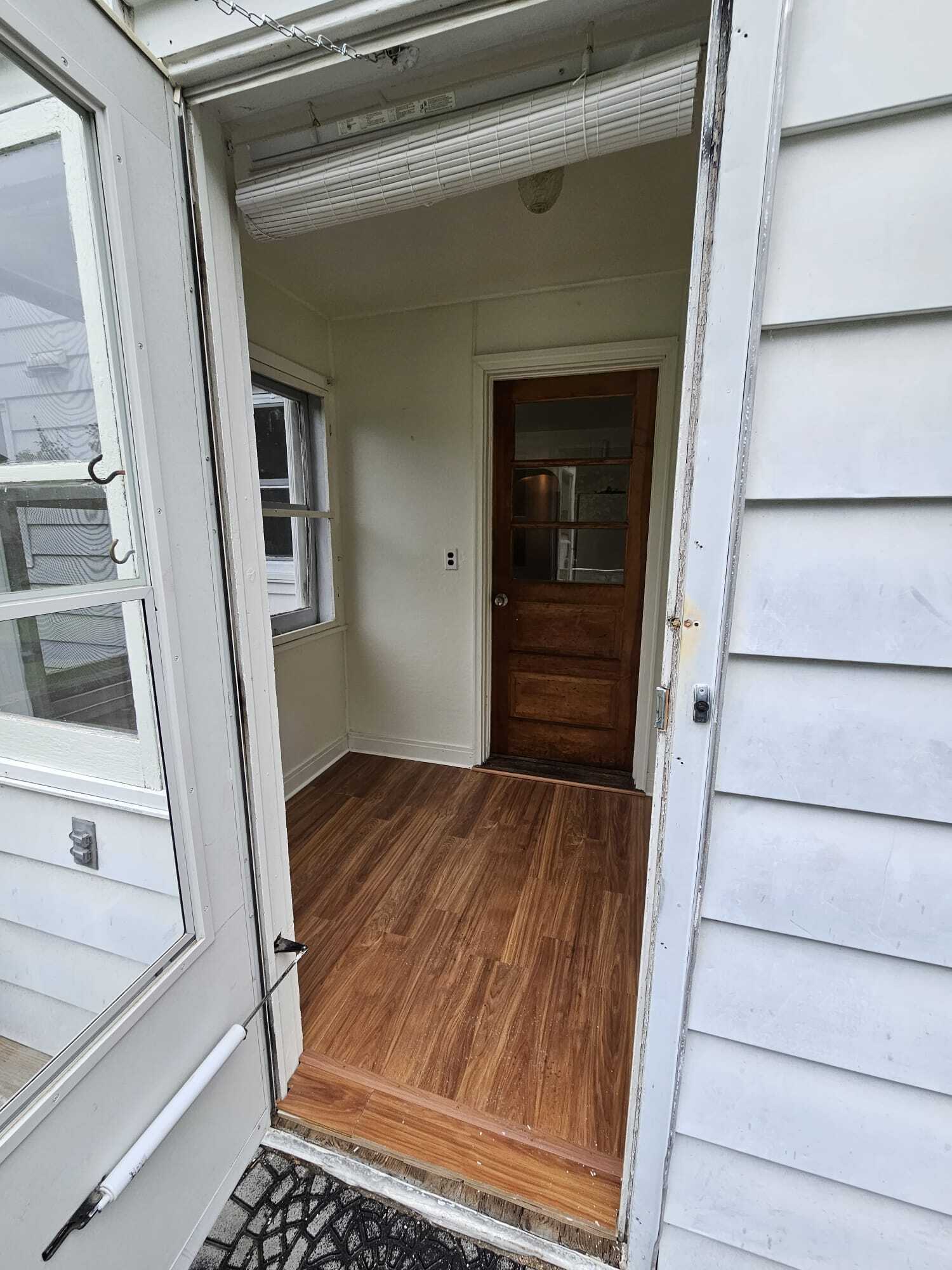 Mudroom entrance from back deck - 244 Vineyard Ave