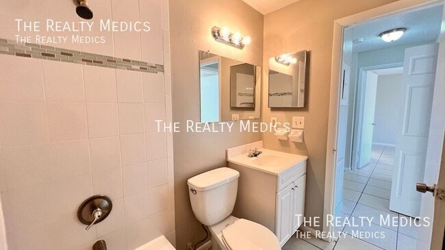 Building Photo - 5520 Charleston St