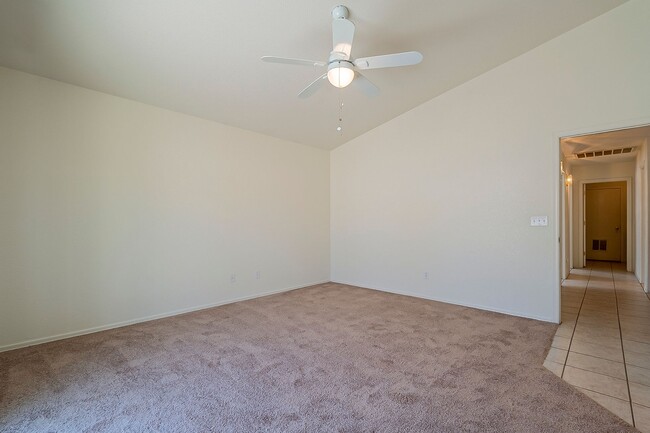 Building Photo - Warm Desert Living in La Cholla Ridge – 3 Bedroom Tucson Retreat