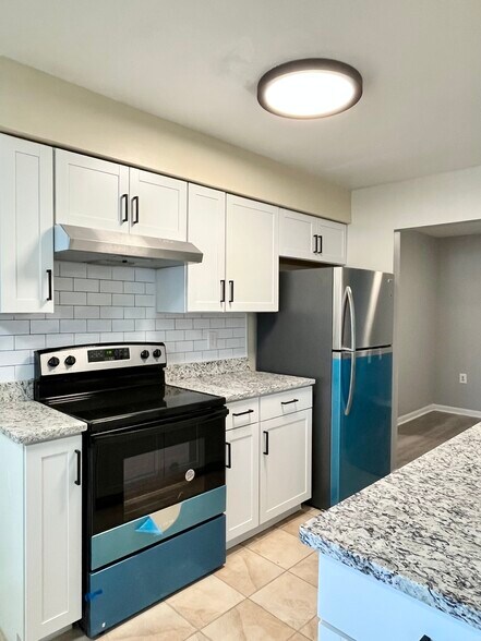 Building Photo - 7572 Belle Grae Dr