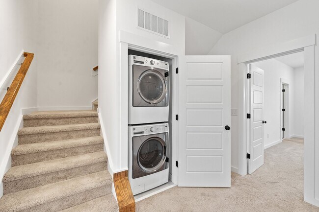 Building Photo - 3 Bedroom Townhome with Rooftop Terrace in Downtown Wake Forest!