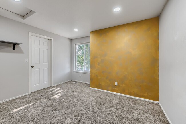 Building Photo - 4605 SW 164th Terrace