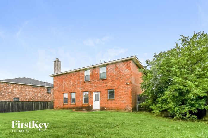 Building Photo - 1204 McMillen Dr