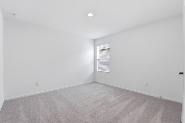 Building Photo - 629 Craven St