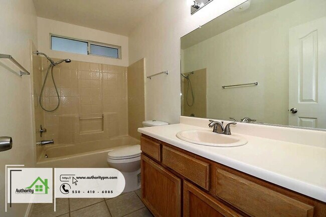 Building Photo - 2928 Salmonberry Dr