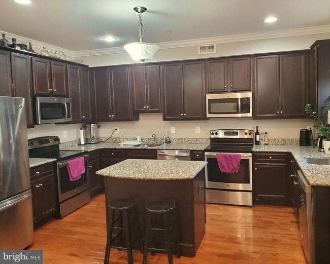 Building Photo - 3709 Fords Ln