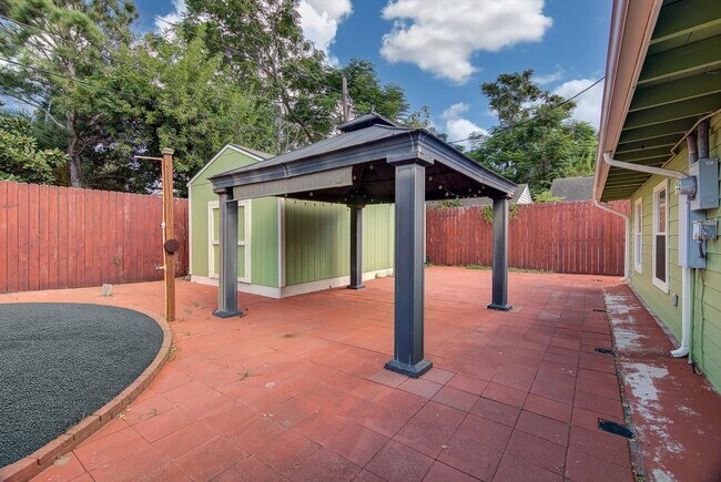 Building Photo - 116 Tarpon Ave