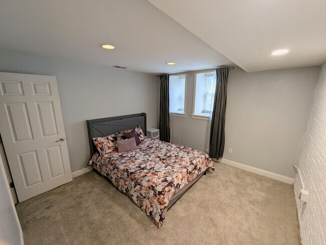 Building Photo - Exquisite Home in Lafayette Square - $500 ...