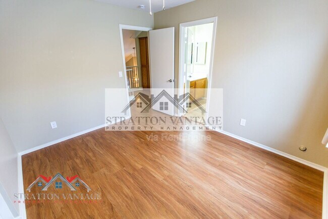 Building Photo - 7420 W Los Gatos Dr