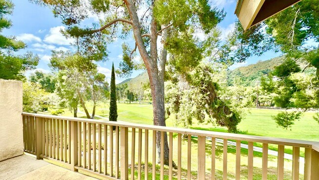 Building Photo - Fully Remodeled Upper Unit Condo in the De...