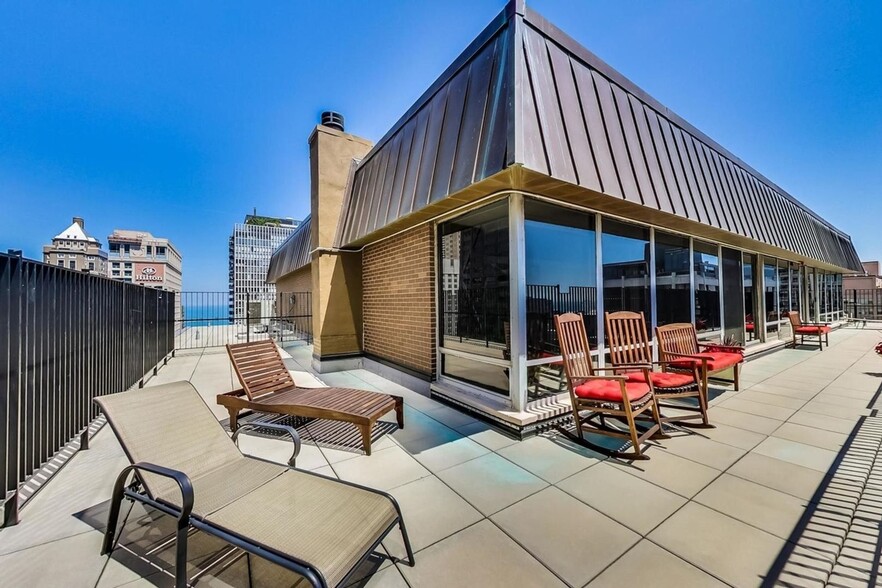 Building Photo - 201 E Chestnut St