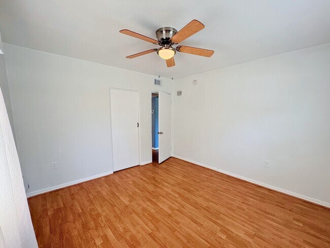 Building Photo - Newly Renovated 3 Bed, 2 Bath Home w/ Huge Fenced Yard