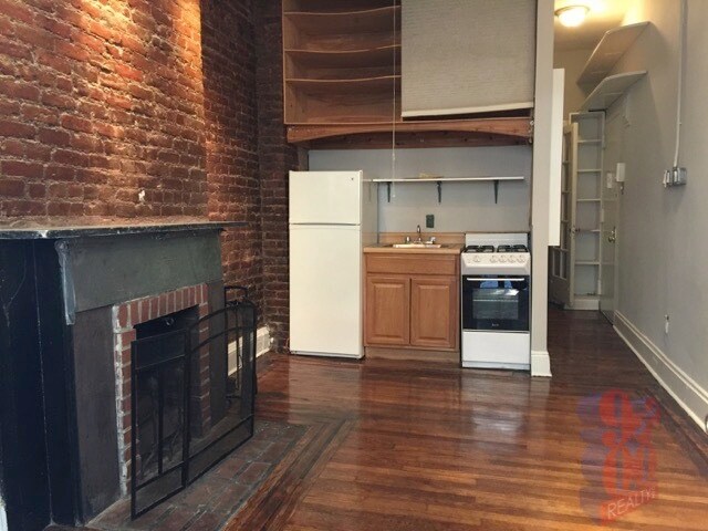 Building Photo - 51 Leroy St