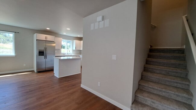 Building Photo - 3111 E Camellia Way