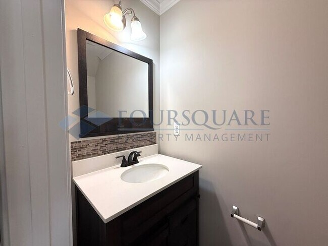 Building Photo - Lovely 3-Bedroom Townhome with Fireplace, Back Patio  & Community Amenities Included! Convenient ...