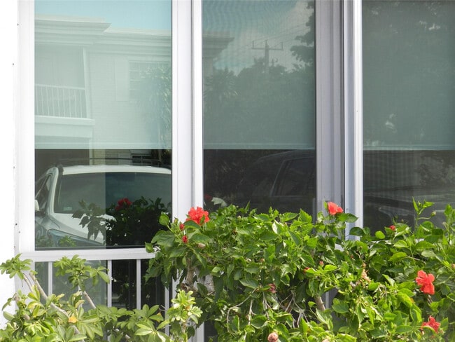 Building Photo - 6307 Bay Club Dr