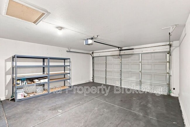 Building Photo - 1885 E Palomino Dr