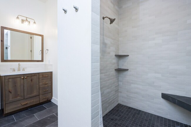 Building Photo - 12090 W Endsley St