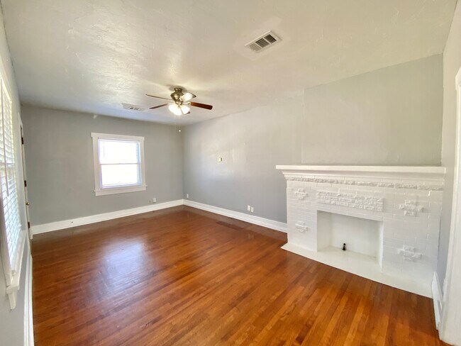 Living room - 2812 NW 15th St