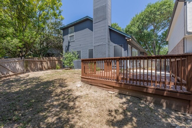 Building Photo - 5834 Spring Square