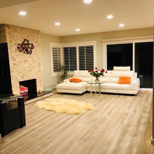 Building Photo - 24641 Ashland Dr