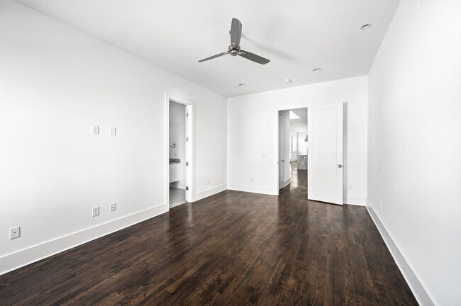 Building Photo - Modern 3BR/3.5BA home in Sylvan Summit, just minutes from downtown!