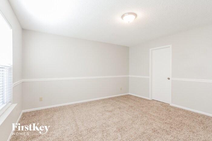 Building Photo - 6633 Sonesta Dr