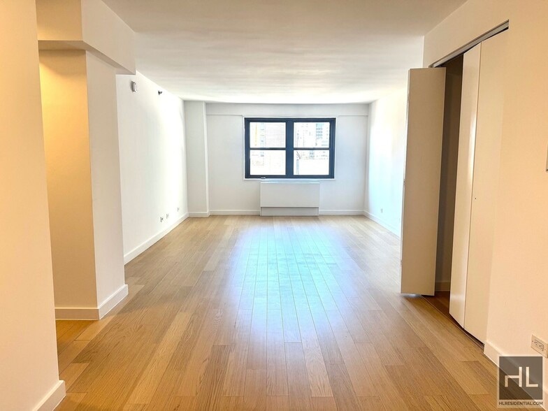 Primary Photo - East 39th Street