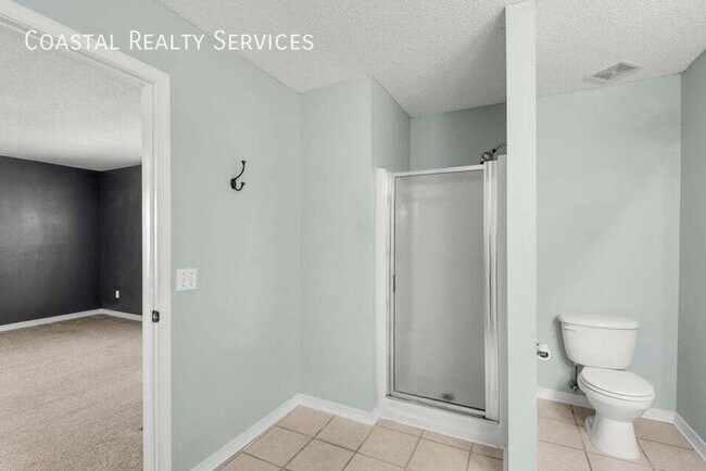 Building Photo - 9756 Seafarers Way-