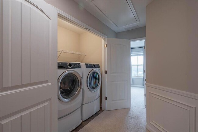 Building Photo - 416 Montclair Ct