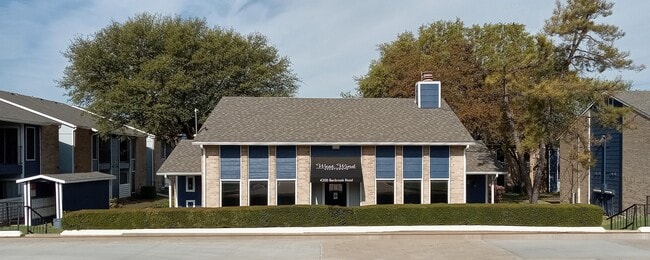 Leasing Office - West Wind Apartments