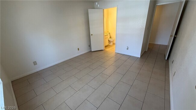 Building Photo - 2200 S Fort Apache Rd
