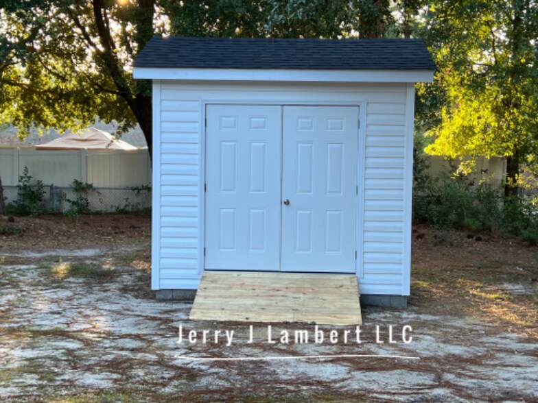 Building Photo - 5330 Maryland Dr