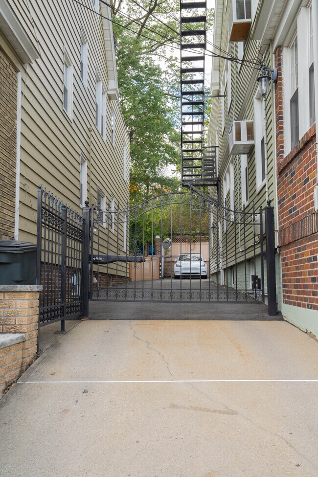 Building Photo - 101 Boyden Ave