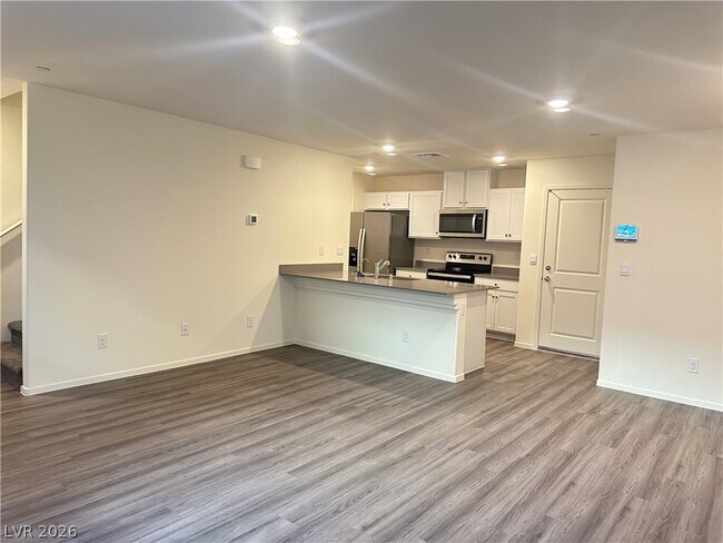 Building Photo - 9918 Saffron Hls St