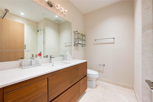 Building Photo - 3581 E Glencoe St