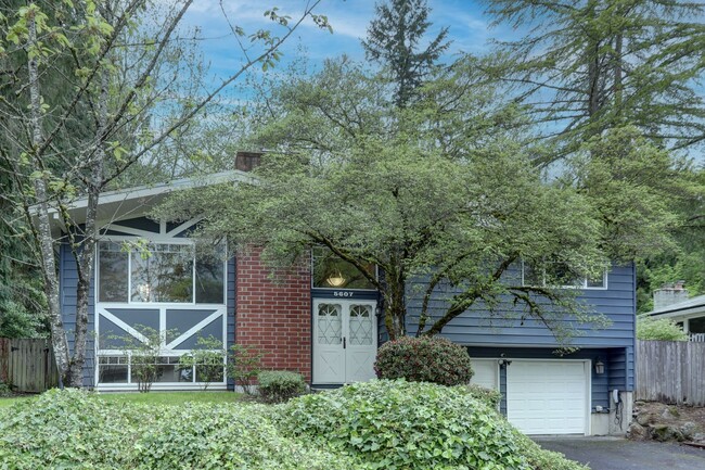 Building Photo - Beautiful 4bd, 2.5ba Home by Marymoor Park...