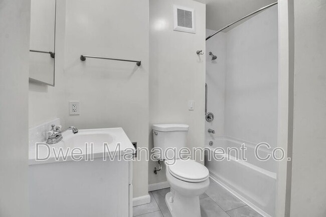Building Photo - 8075 Lemon Ave