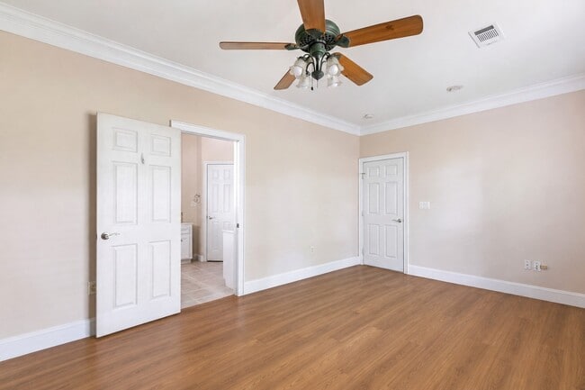 Building Photo - 108 Harbour Town Cir