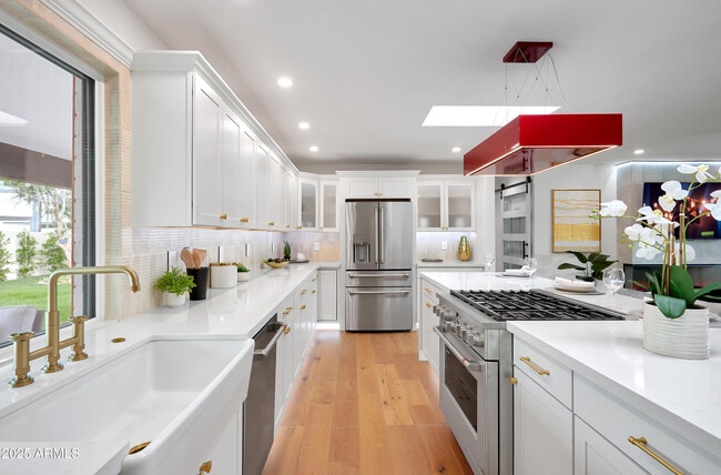 Building Photo - 7320 E Latham St