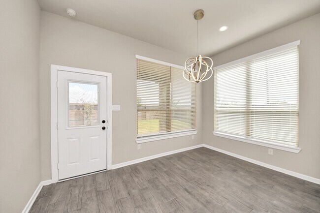 Building Photo - 7006 Winterberry Gln Ln