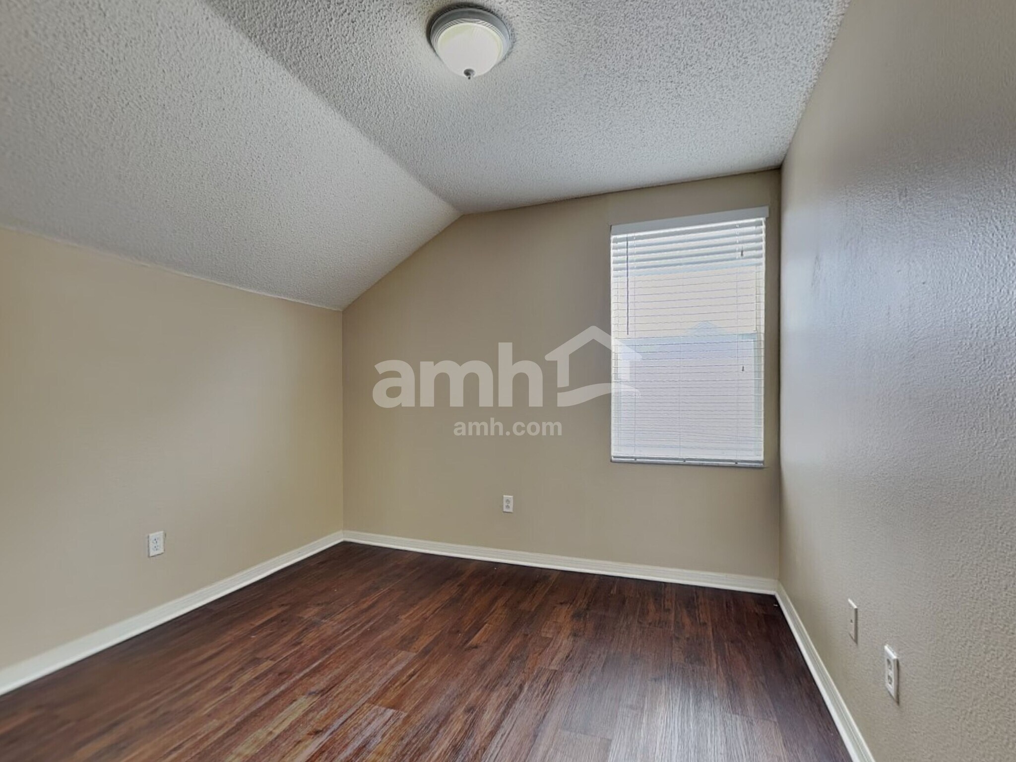 Building Photo - 28721 Seashell Ct