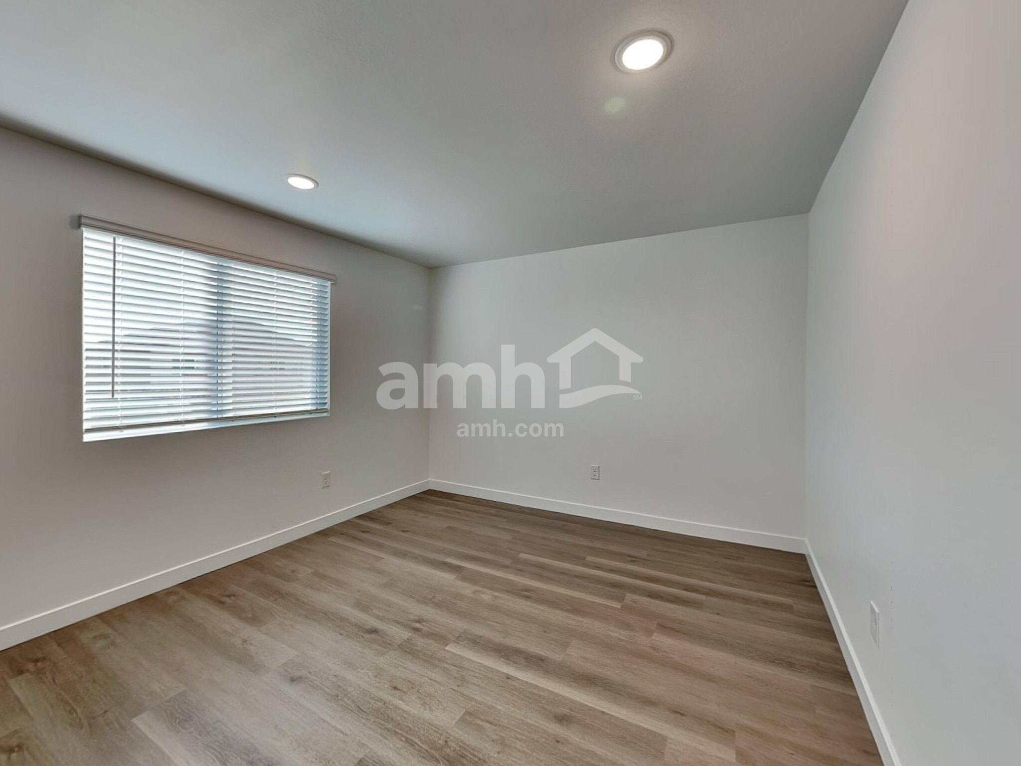 Building Photo - 12528 W Adair Dr