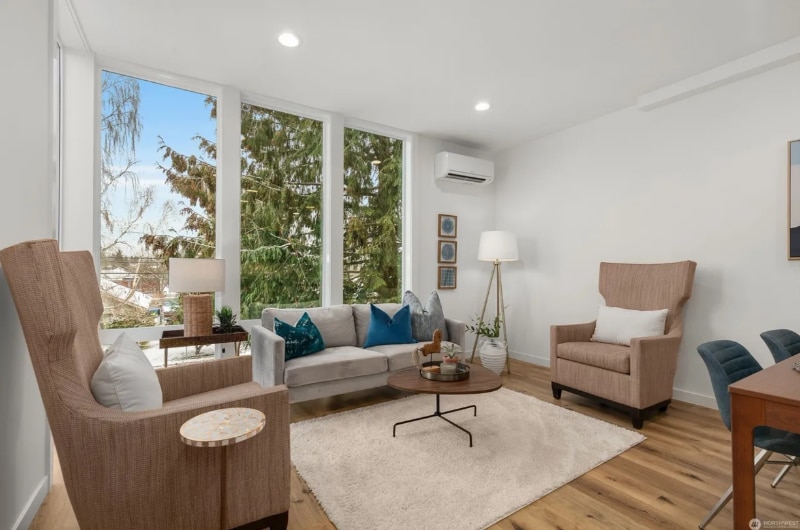 Building Photo - 9429B 18th Ave SW