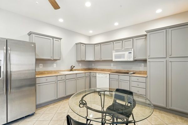 Building Photo - 14863 Chimbote Ct