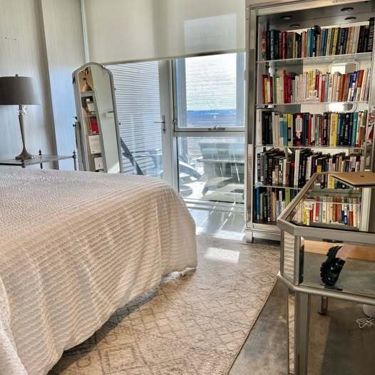 Building Photo - 221 E College St