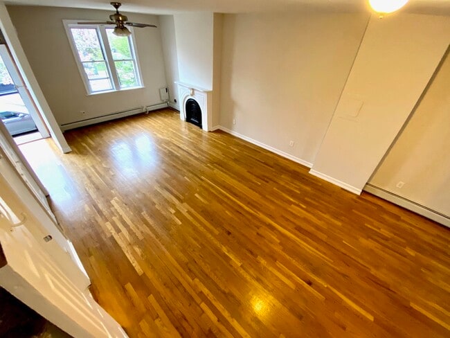 Building Photo - 323.5 Pavonia Ave