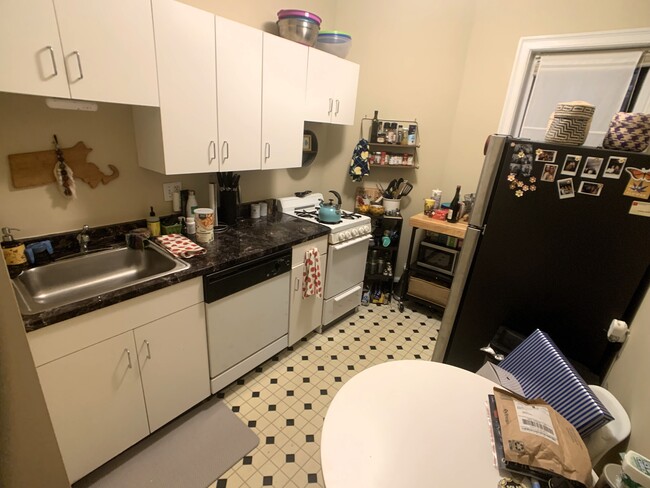 1 bedroom kitchen - 123 Park St