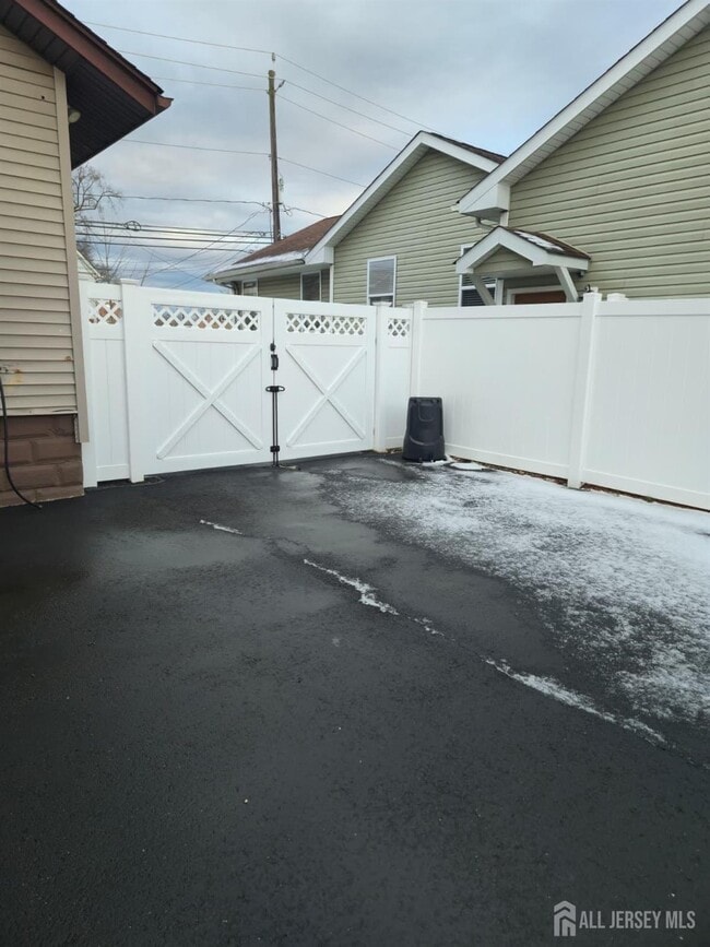 Building Photo - 1912 Montgomery St